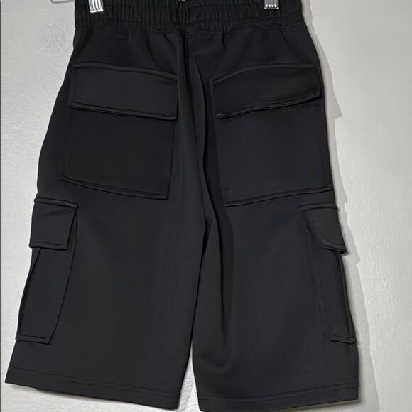 Black Cargo Shorts size 10/12 - Picture 8 of 10